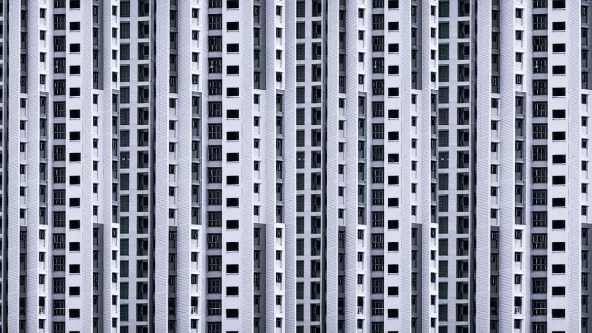 Dev kulelerin dış cephesi, sıcaklığı azaltan panellerle kaplandı