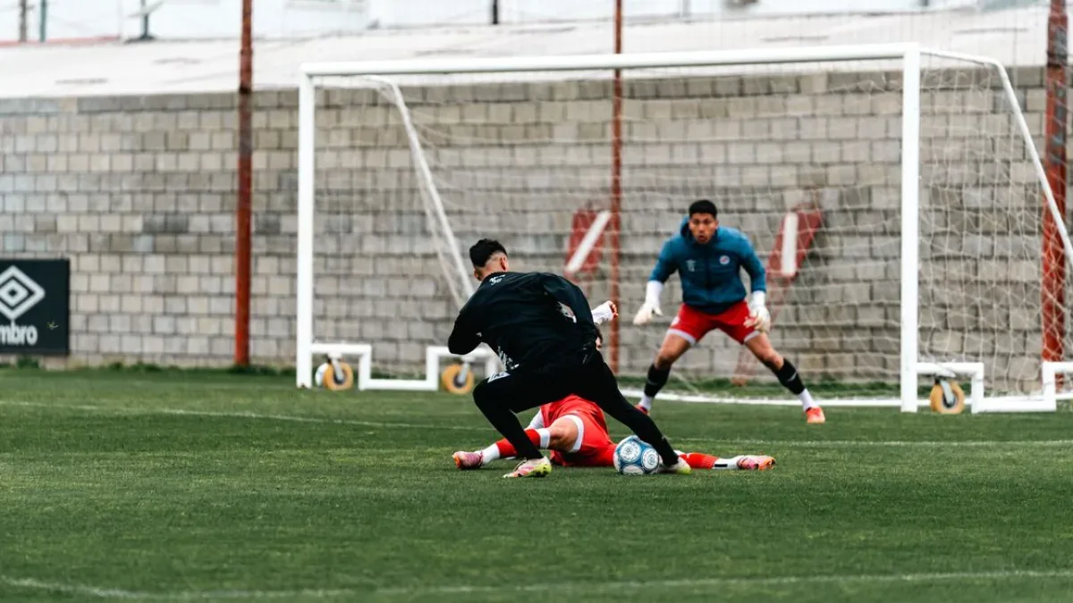 Fenerbahçe, Ederson'un Yerine Berke Özer'i Transfer Etmeyi Planlıyor